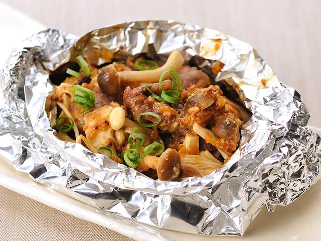 味噌バター香る 伊賀牛カルビときのこの贅沢ホイル包み焼き